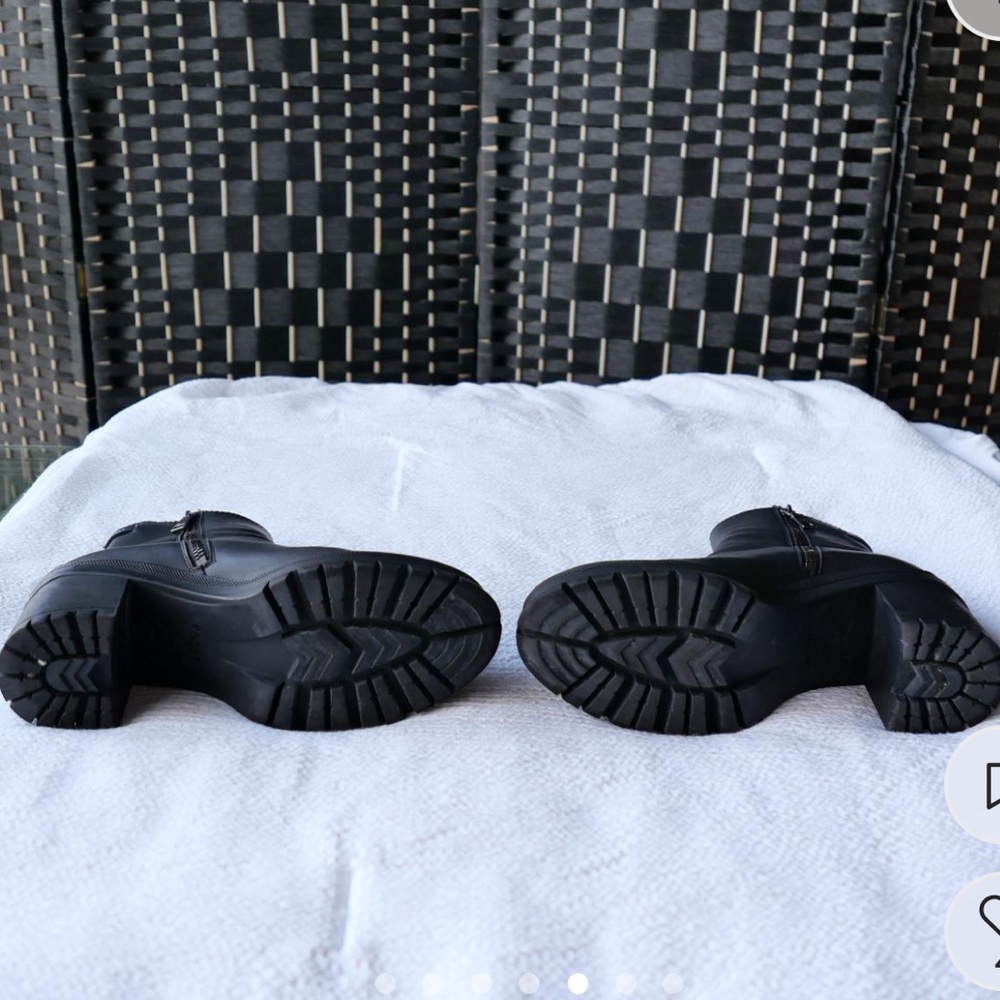 Prada boots - Picture 4 of 7